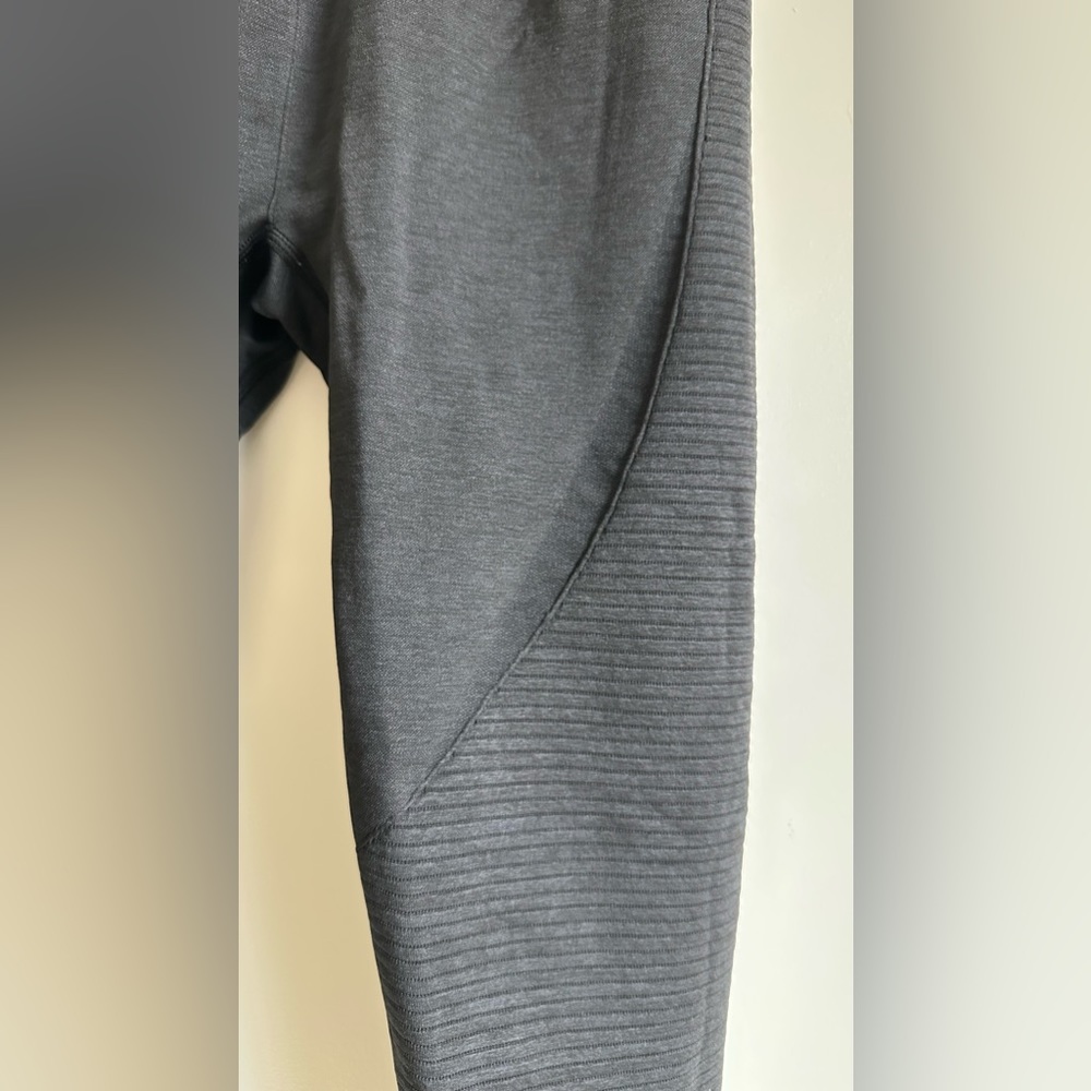Acta Women’s Moto Seamless Leggings w/ Contour and Rib Detail | Size: M | Black